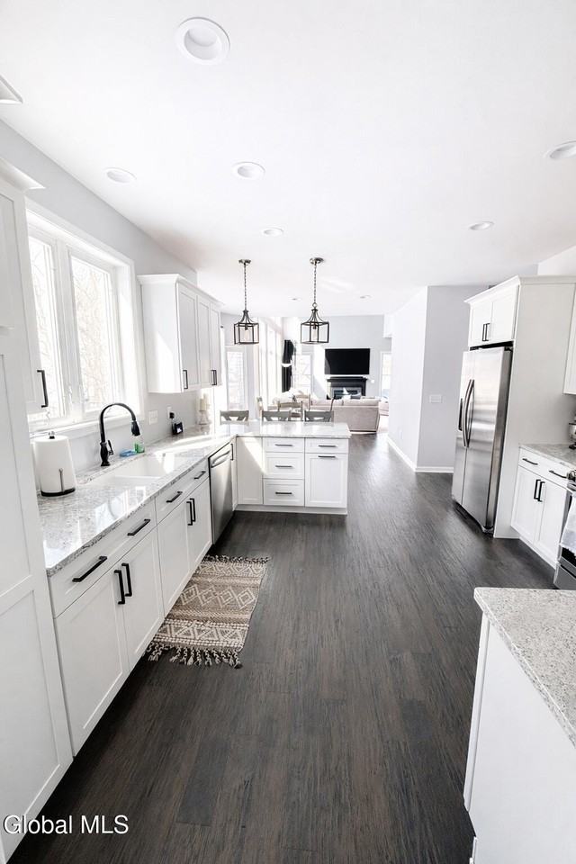 40 Haywood Ln - Photo 5 of 18