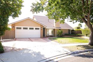 947 Driftwood Cir - Photo 1 of 1