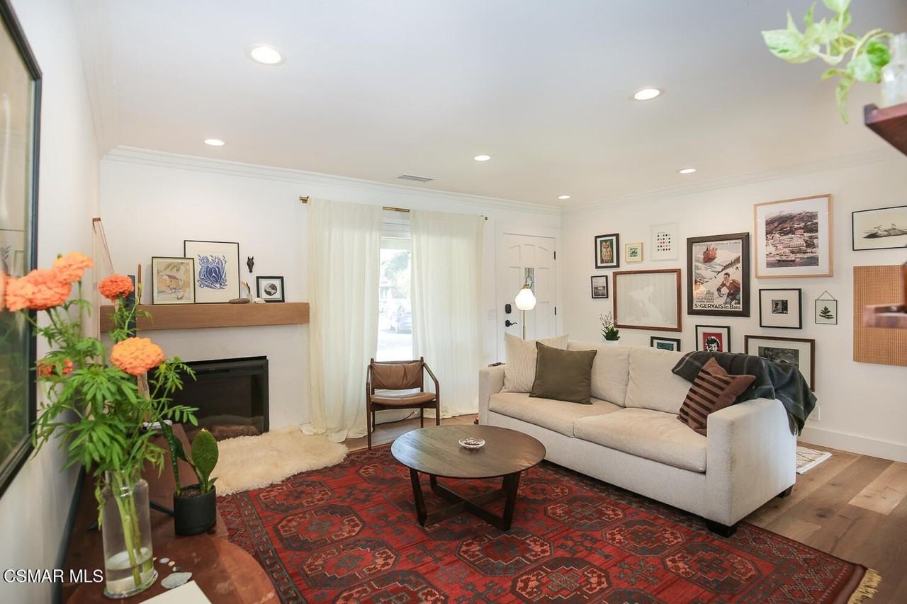 947 Driftwood Cir - Photo 6 of 33