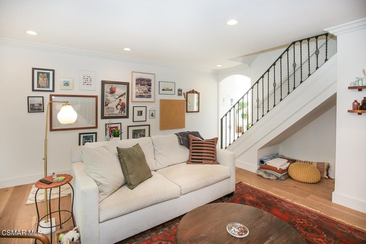 947 Driftwood Cir - Photo 7 of 33