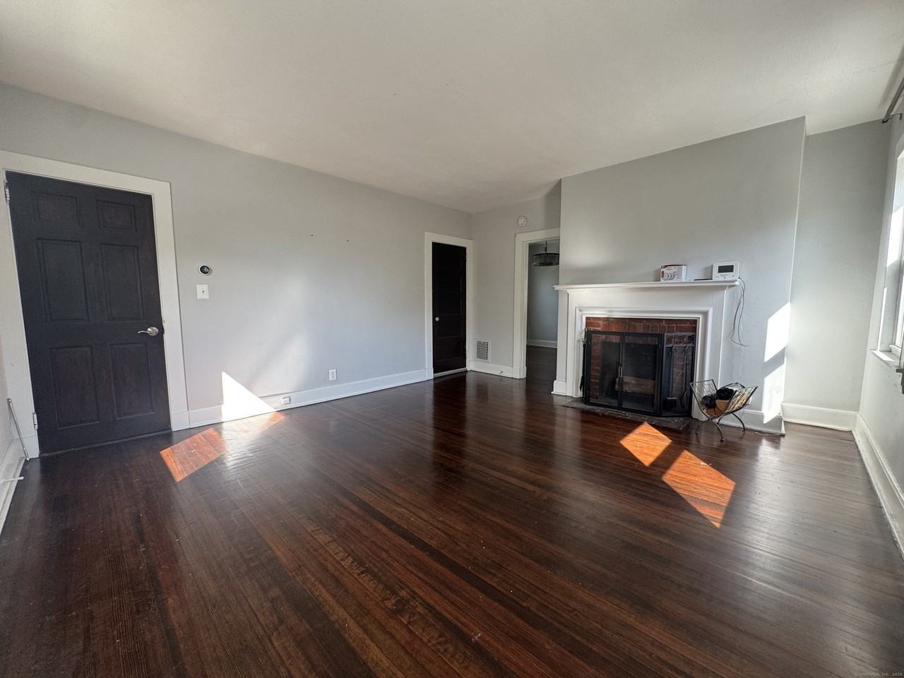 677 Boston Ave - Photo 4 of 37