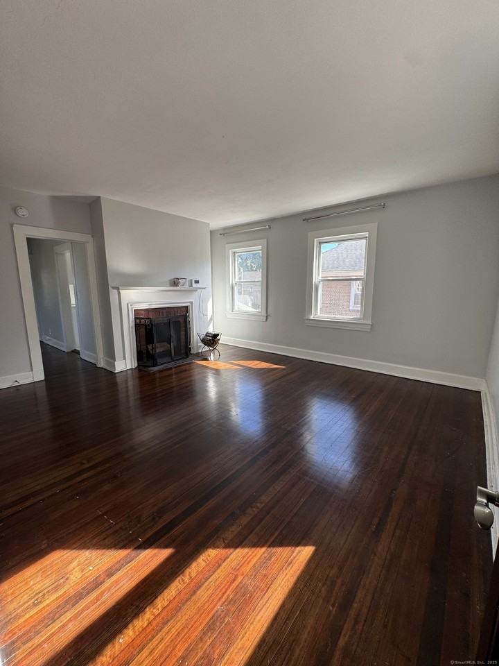 677 Boston Ave - Photo 5 of 37
