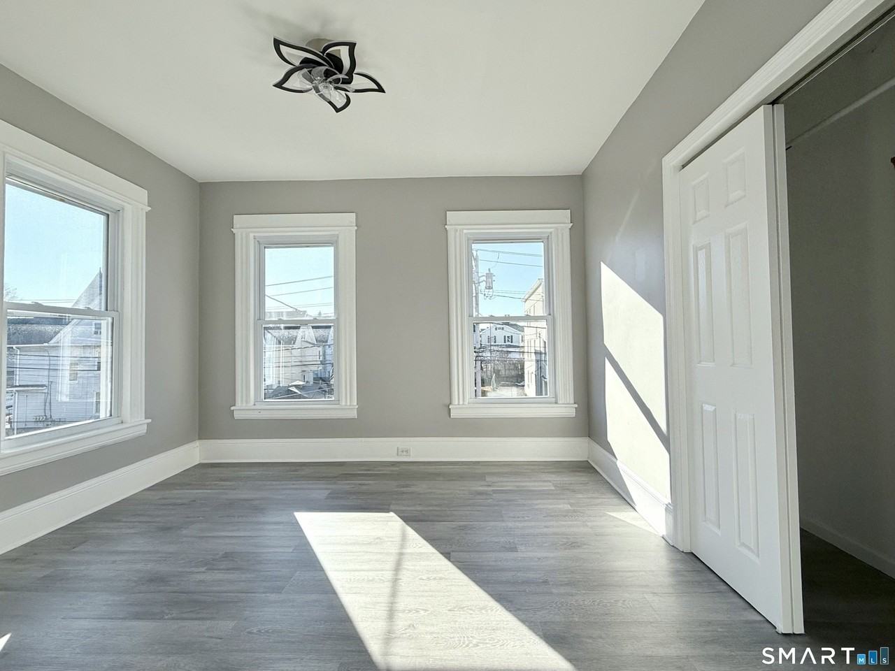 47 Berkshire Ave - Photo 6 of 9