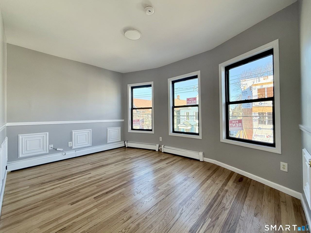 175 Denver Ave - Photo 2 of 8