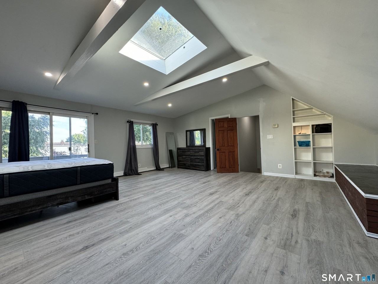 415 Savoy St - Photo 7 of 16