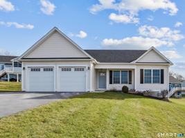 featured image of 90 Apple Gate #181