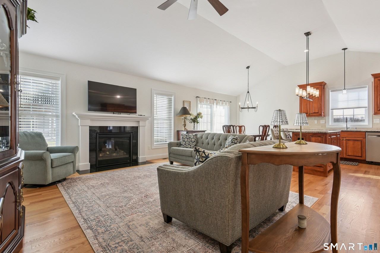 90 Apple Gate #181 - Photo 2 of 25