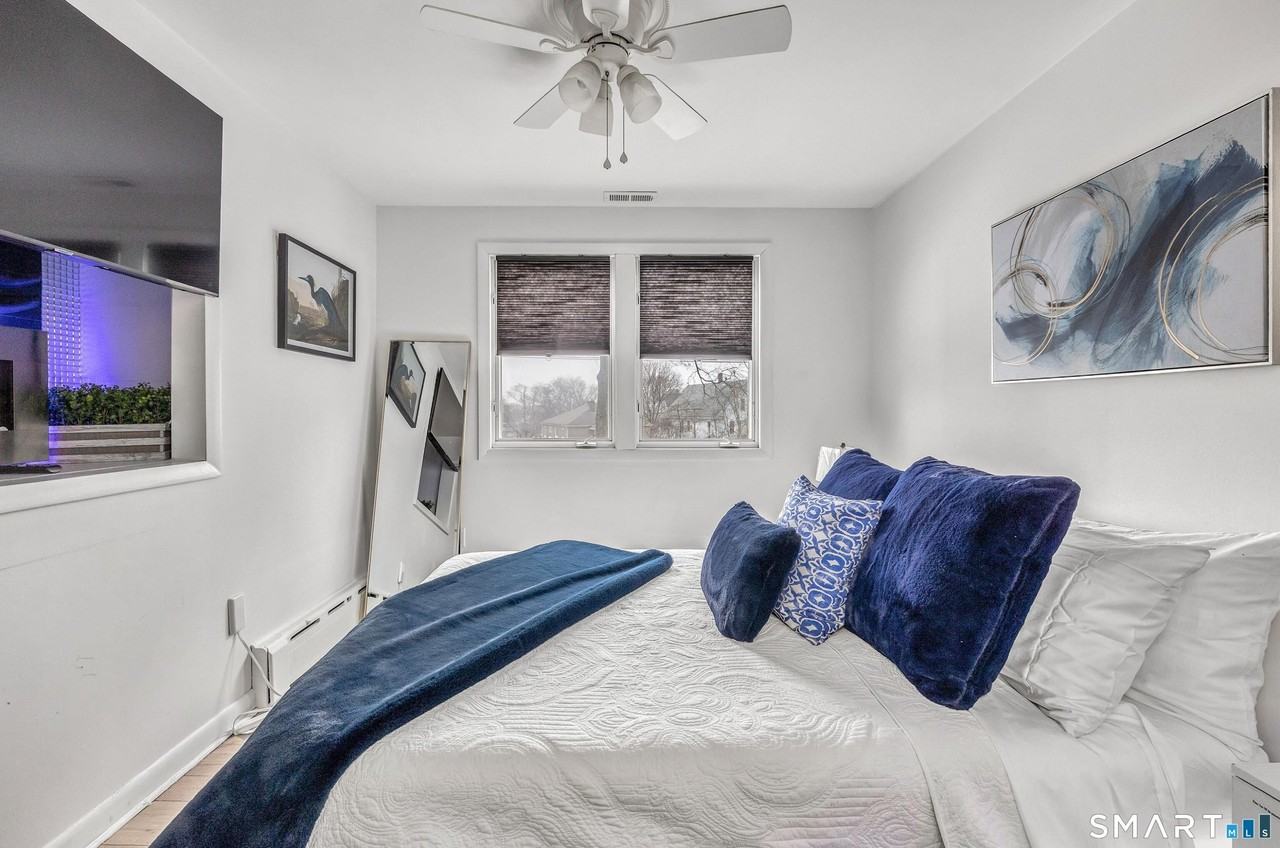 110 Grenelle St - Photo 5 of 40