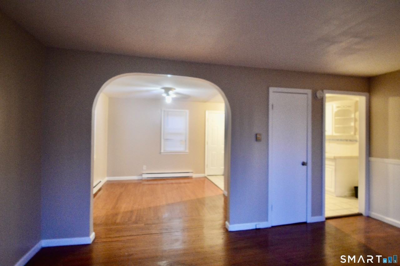 136 Forest Rd - Photo 5 of 18