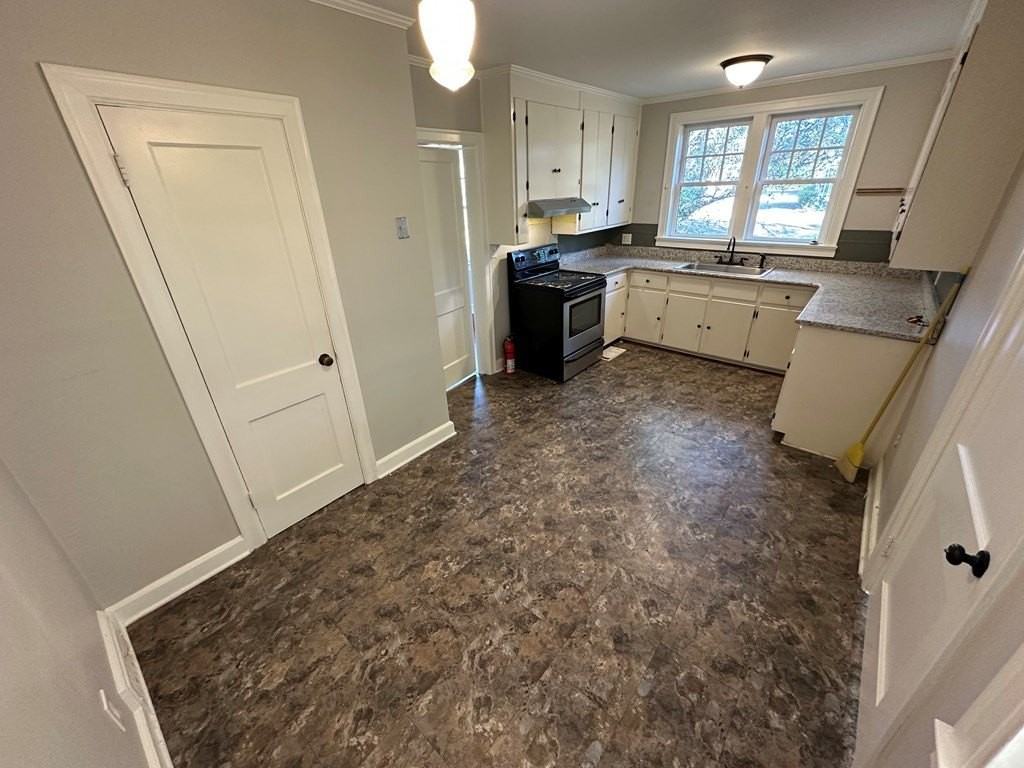 1669 W Main St - Photo 2 of 13