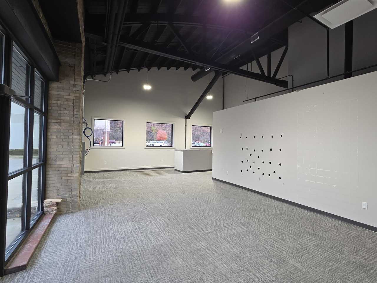 245 Railroad Ave - Photo 2 of 10