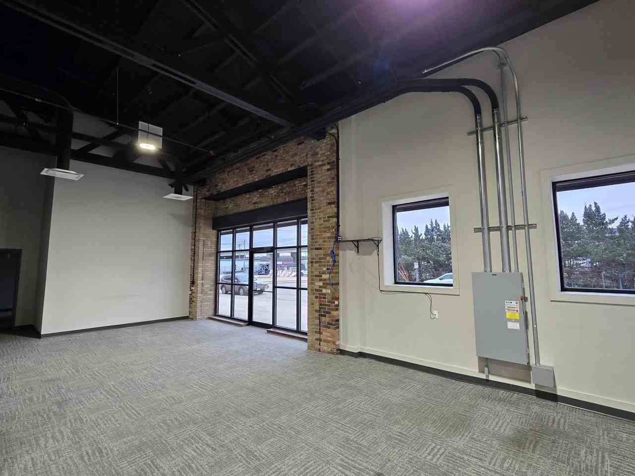 245 Railroad Ave - Photo 3 of 10