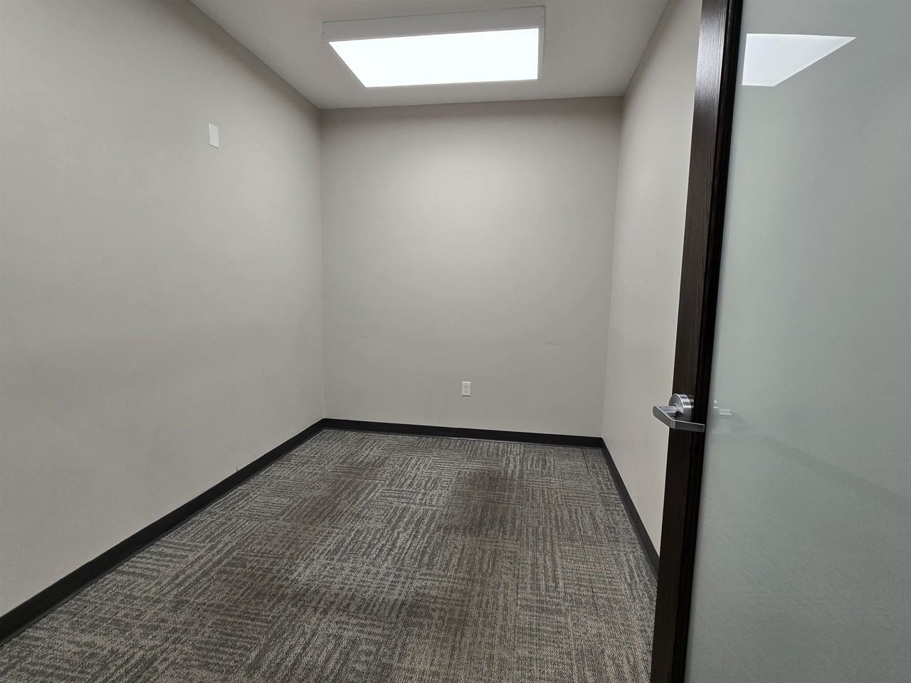 245 Railroad Ave - Photo 5 of 10