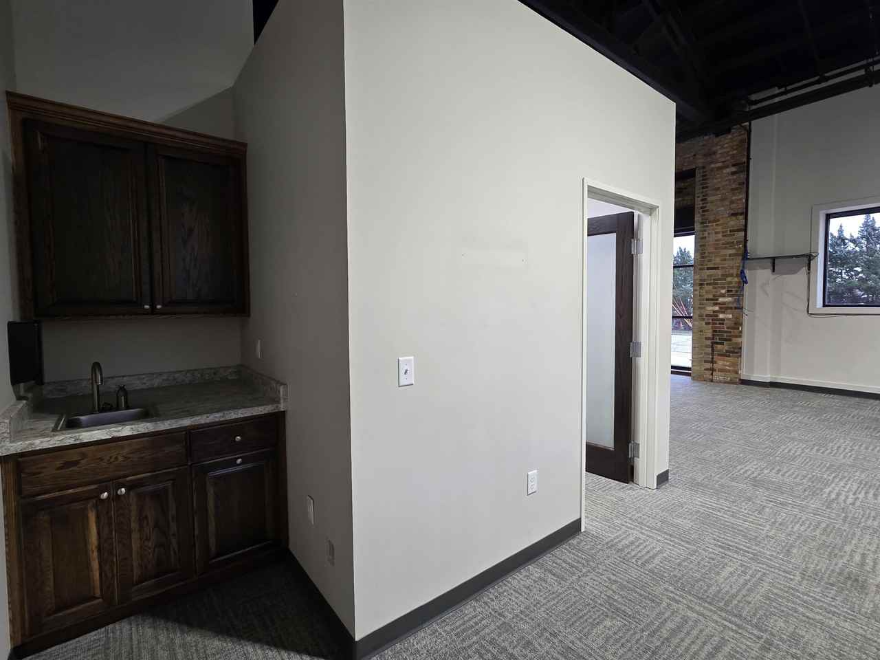 245 Railroad Ave - Photo 6 of 10