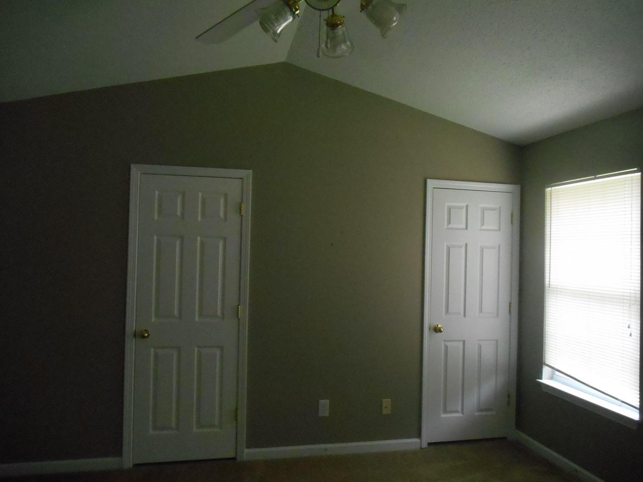 135 Swaying Pine Ct - Photo 7 of 20