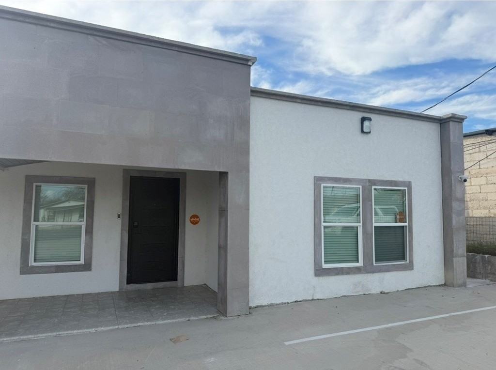 2879 Del Rio Blvd - Photo 2 of 14