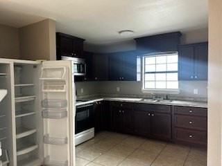 1616 Buckley Ave - Photo 2 of 10