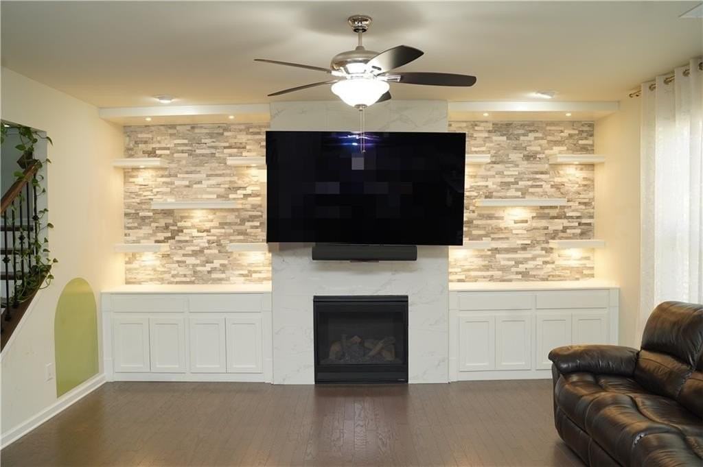 4425 Hager Ct - Photo 5 of 46