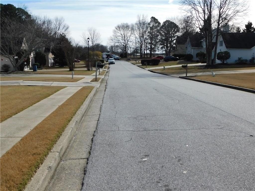 1570 Hill Crossing Ct - Photo 4 of 25