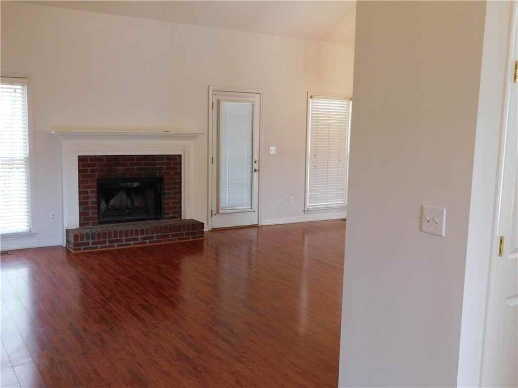 1570 Hill Crossing Ct - Photo 7 of 25