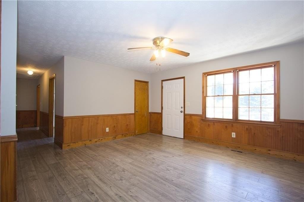 2420 Green Rd - Photo 2 of 24