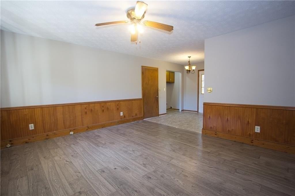 2420 Green Rd - Photo 3 of 24