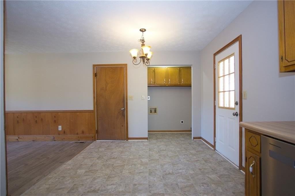 2420 Green Rd - Photo 7 of 24