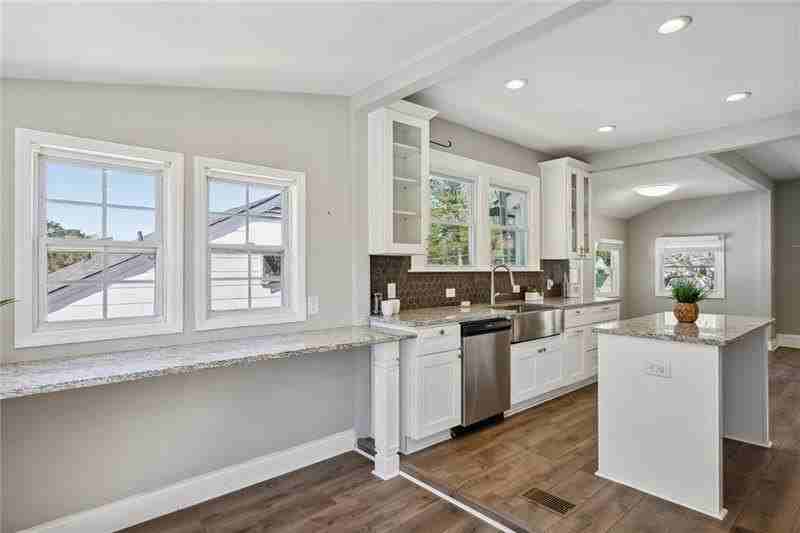 1654 Westhaven Dr Sw - Photo 4 of 27