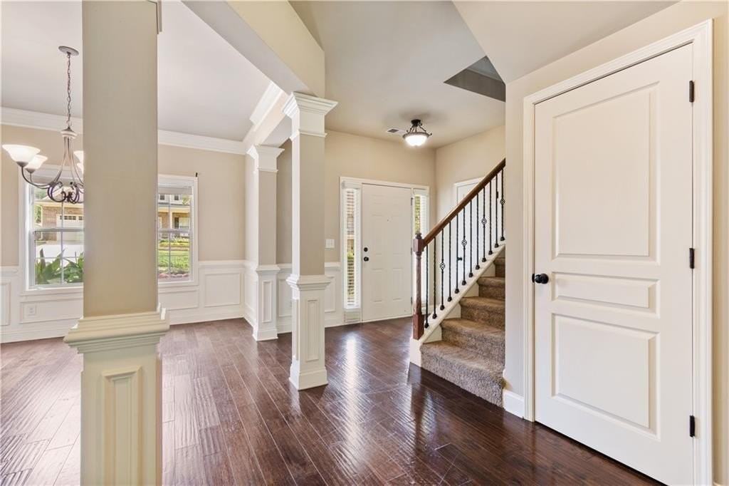 5700 Crest Hill Dr - Photo 2 of 14