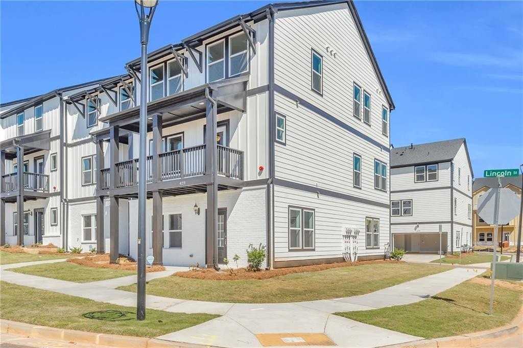 423 Lincoln St - Photo 2 of 31