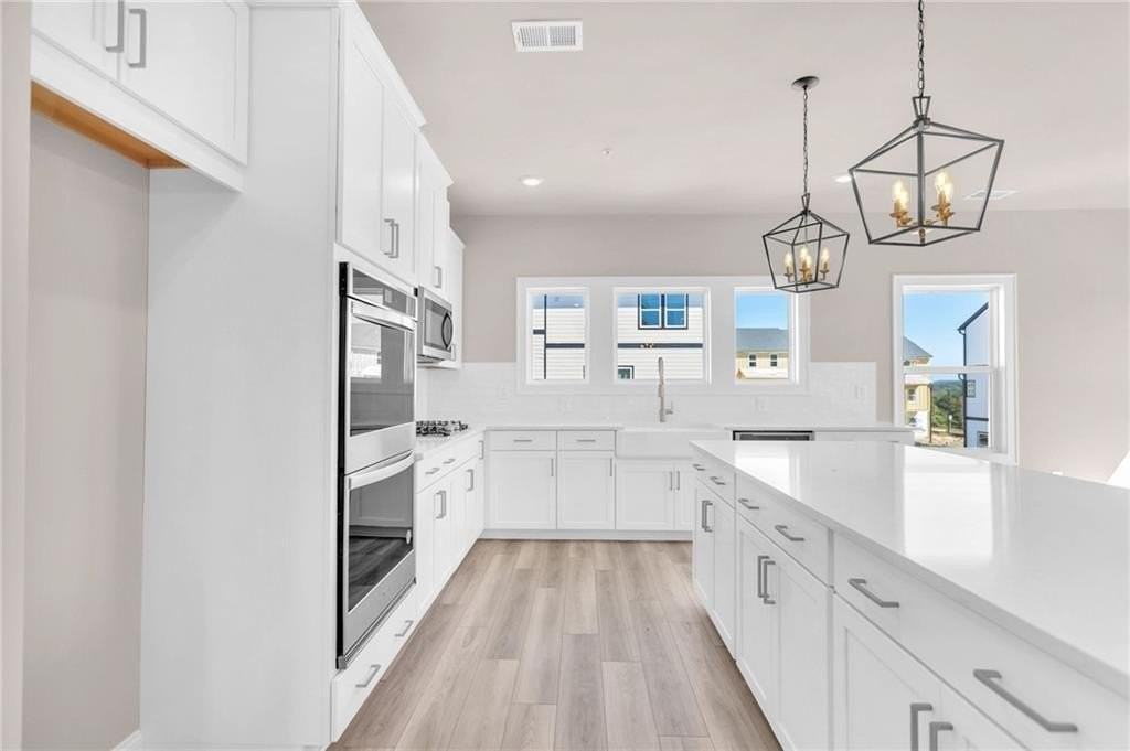 423 Lincoln St - Photo 7 of 31