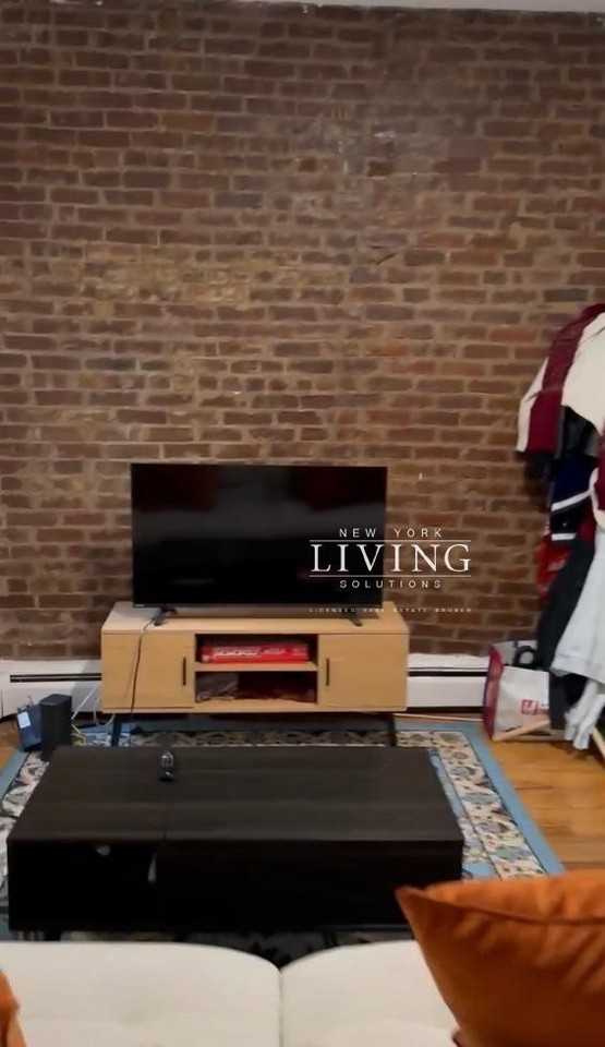 963 Columbus Ave - Photo 3 of 7