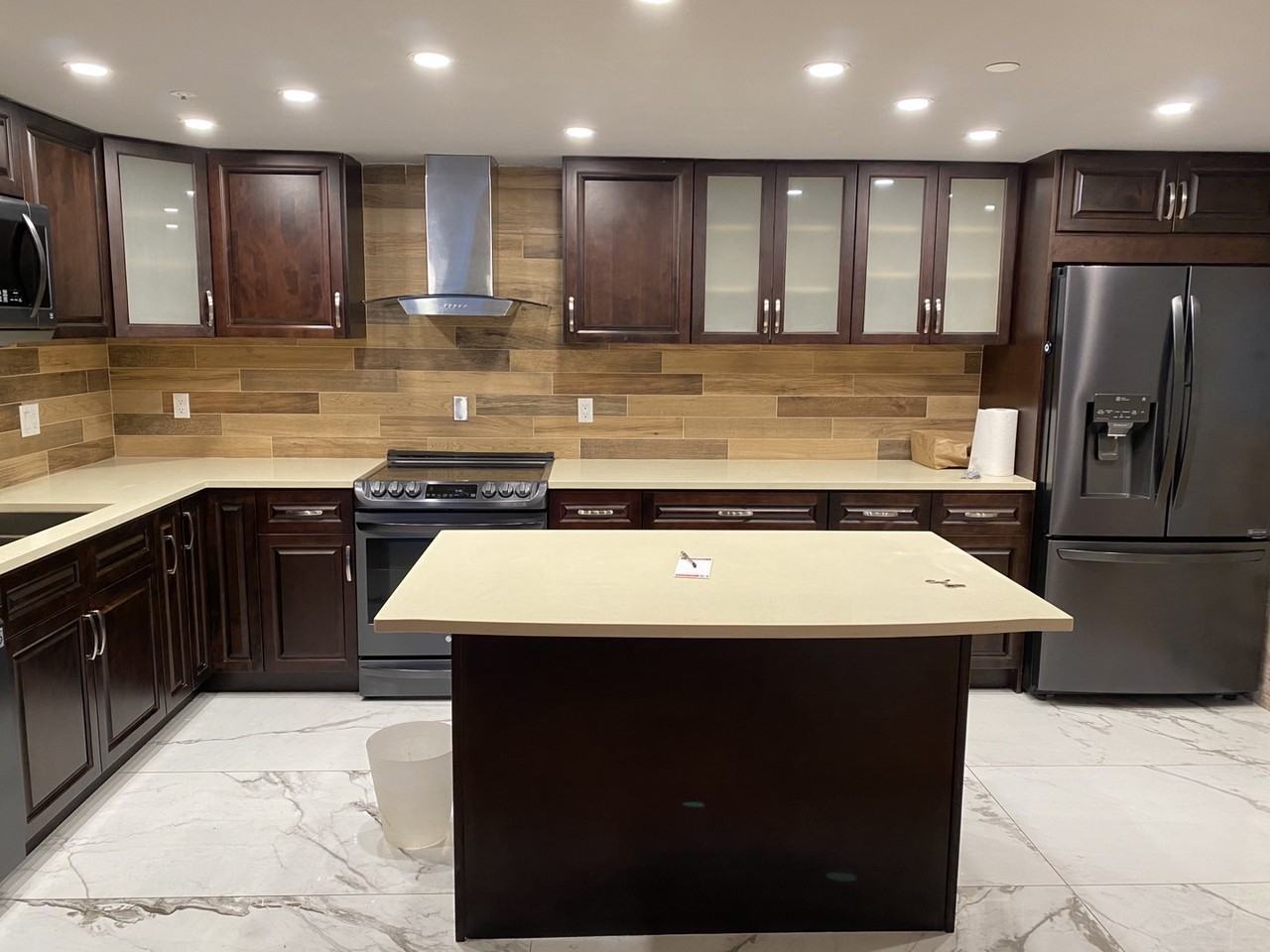 1185 Quayside Dr - Photo 5 of 9