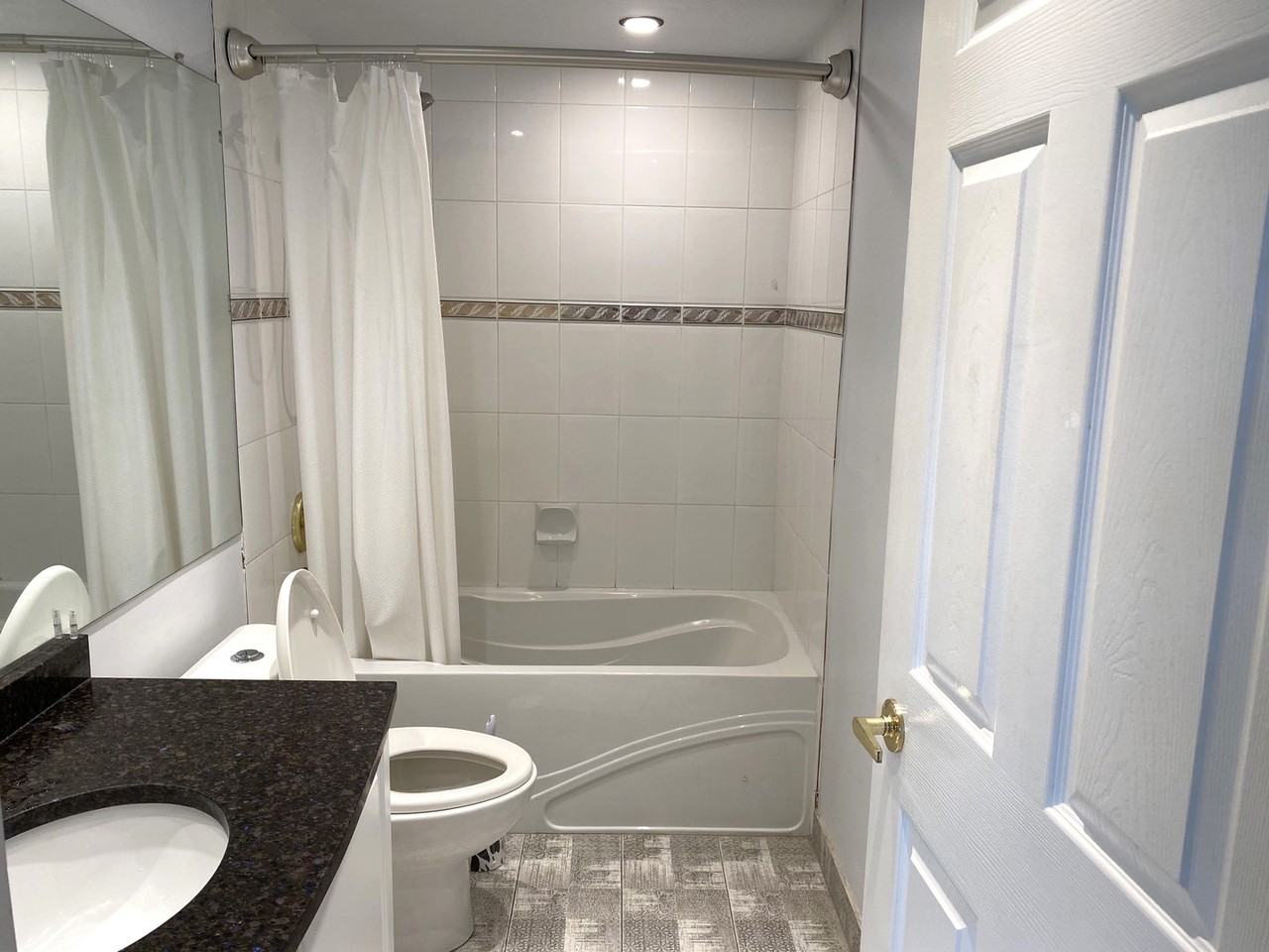 1185 Quayside Dr - Photo 7 of 9