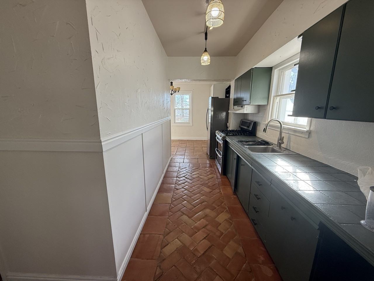 118 Court St - Photo 7 of 20