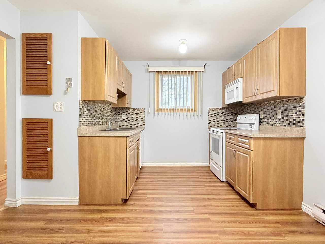 8401 Darlington Cres #1 - Photo 4 of 28