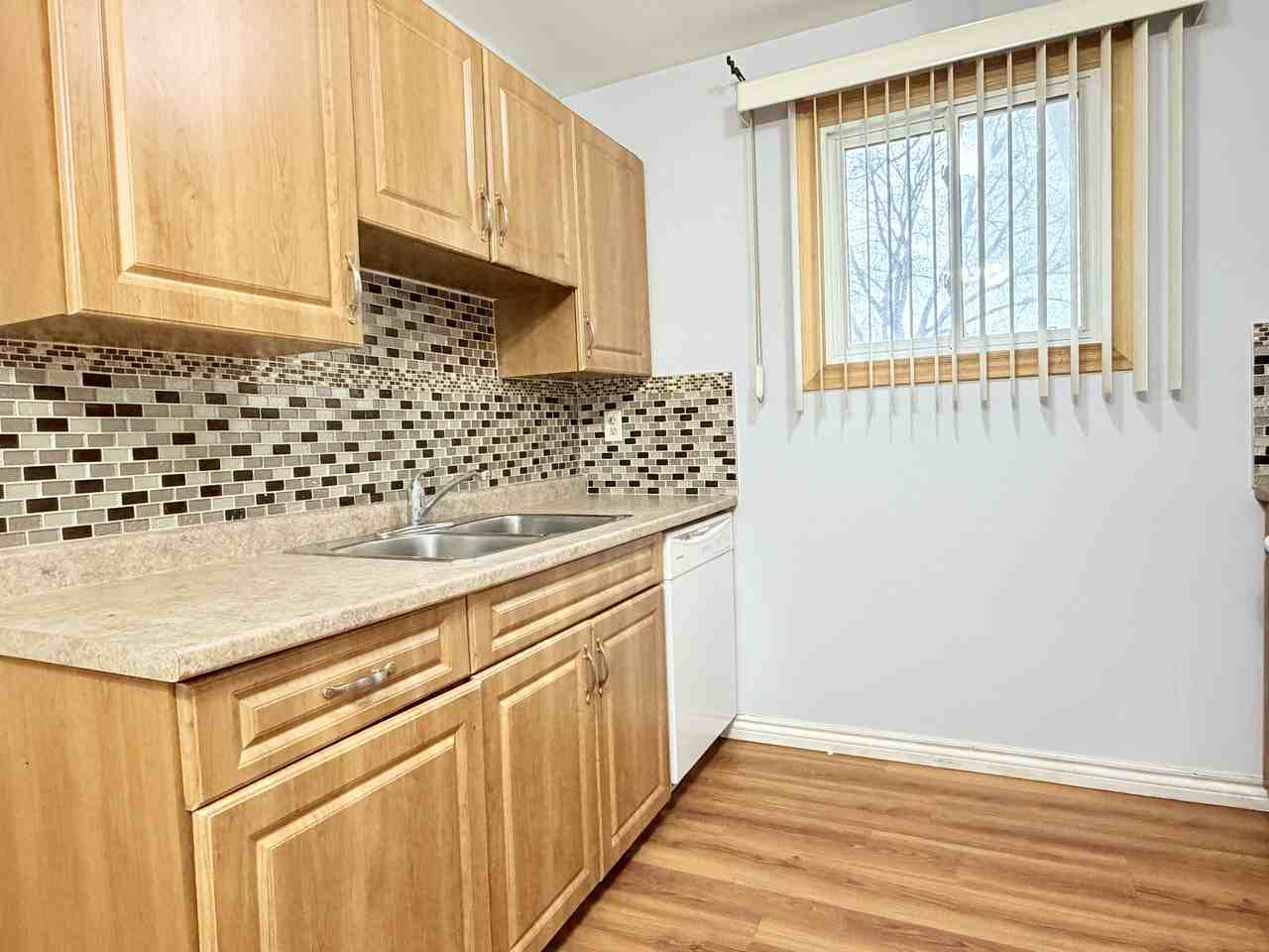 8401 Darlington Cres #1 - Photo 5 of 28