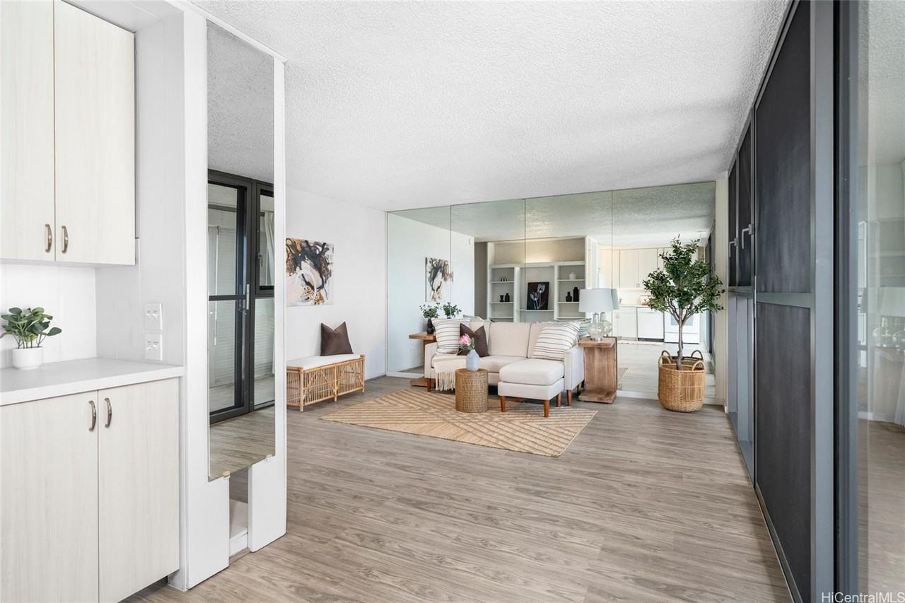 1520 Ward Ave #802 - Photo 3 of 22