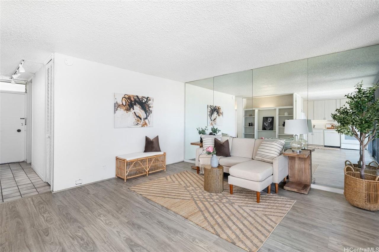 1520 Ward Ave #802 - Photo 4 of 22