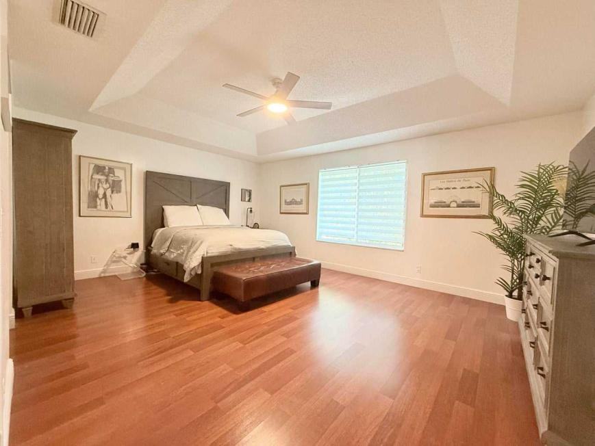 5935 Lake Worth Rd - Photo 4 of 10