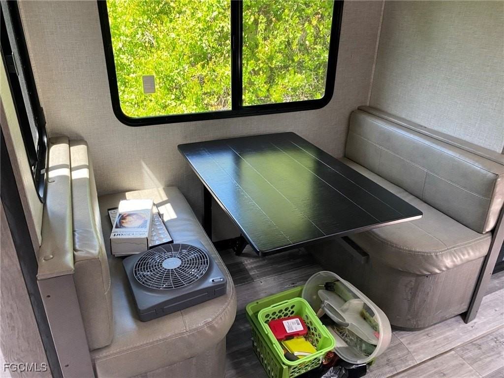 380 Mahogony Ct - Photo 2 of 9