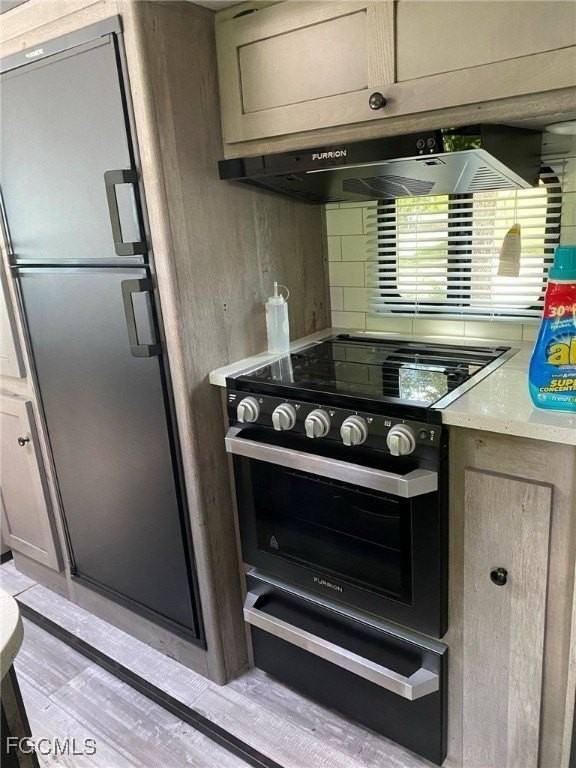 380 Mahogony Ct - Photo 4 of 9