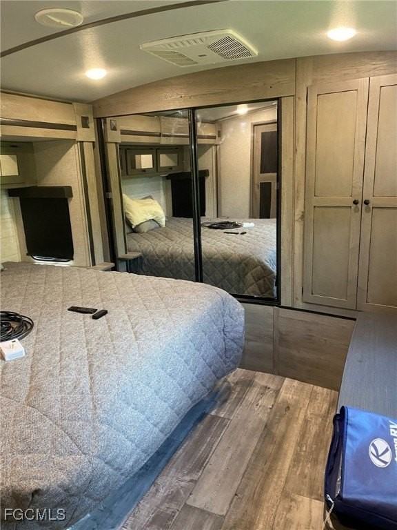 380 Mahogony Ct - Photo 5 of 9