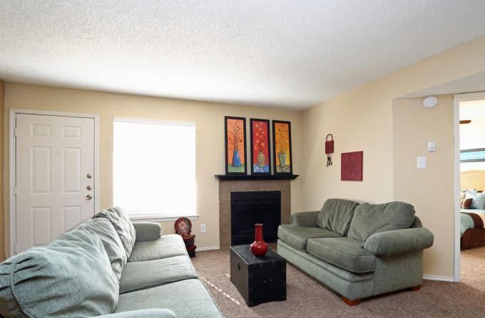 6555 Shady Oaks Manor Dr - Photo 4 of 10