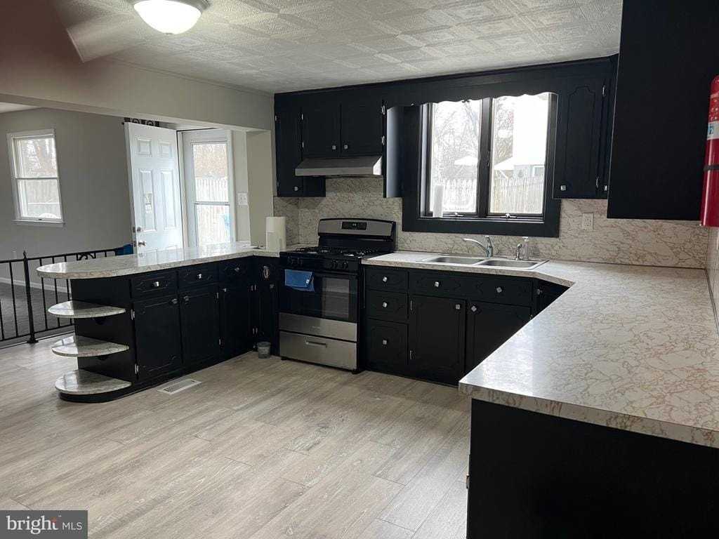 116 Sylvan Ter - Photo 5 of 22