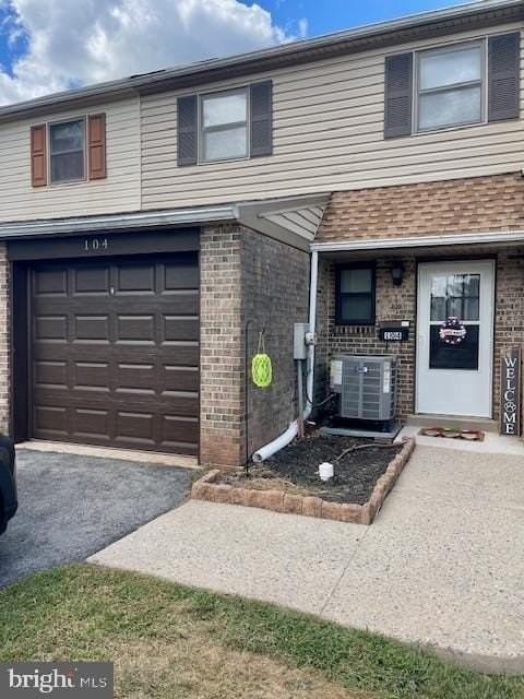 104 Orchard Ct - Photo 3 of 12