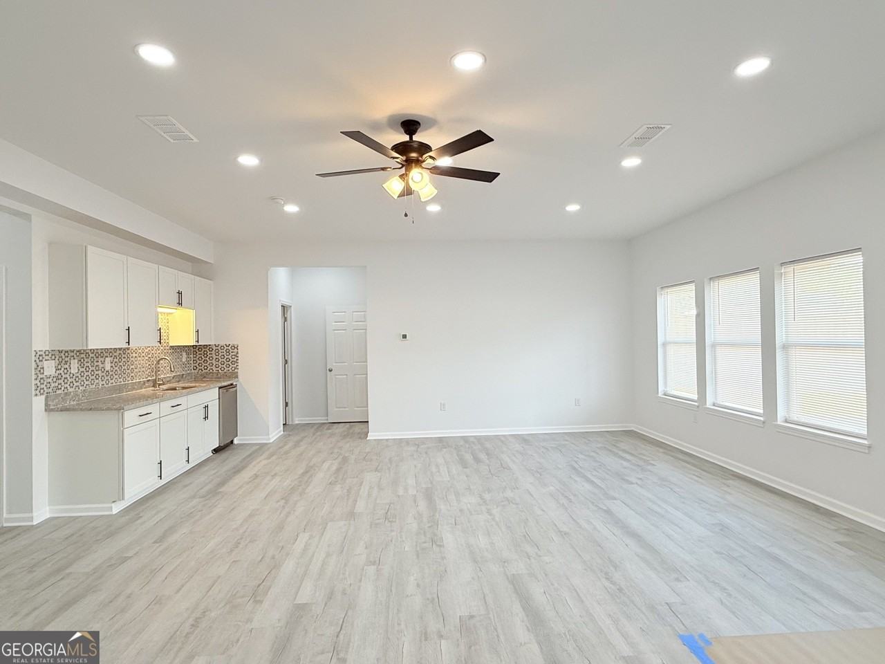 44 Dew Lake Ct - Photo 5 of 16