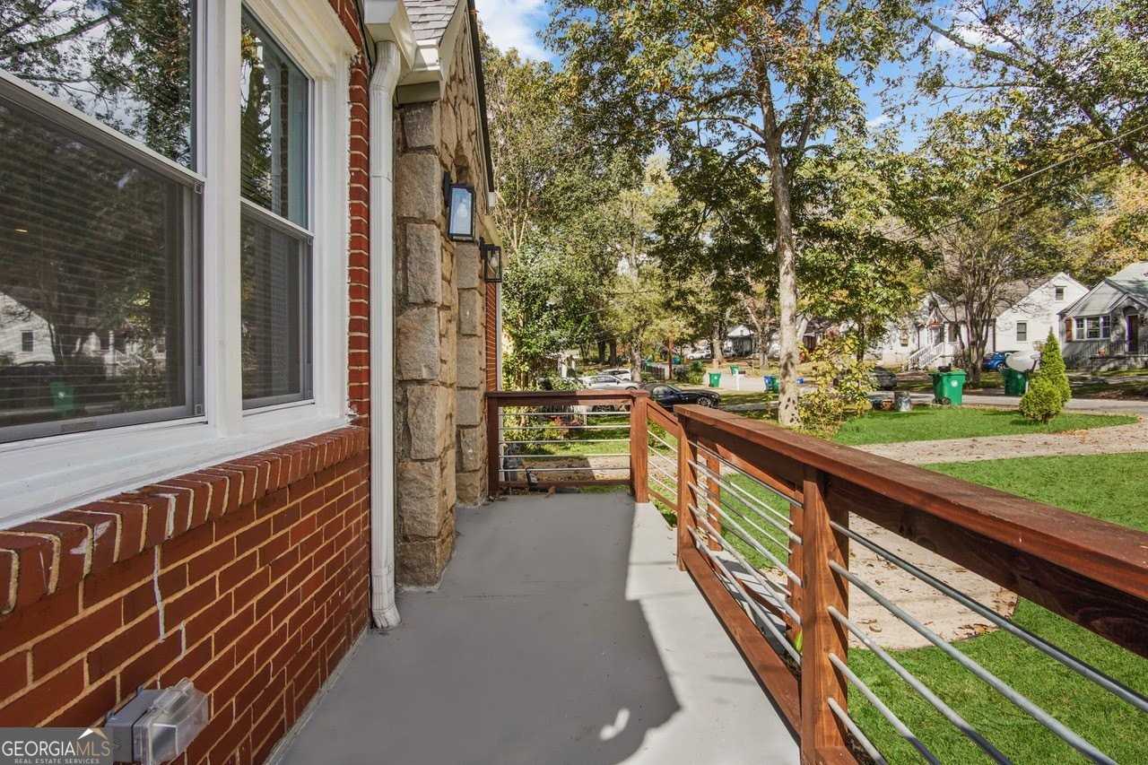 1891 Stanton St - Photo 3 of 16