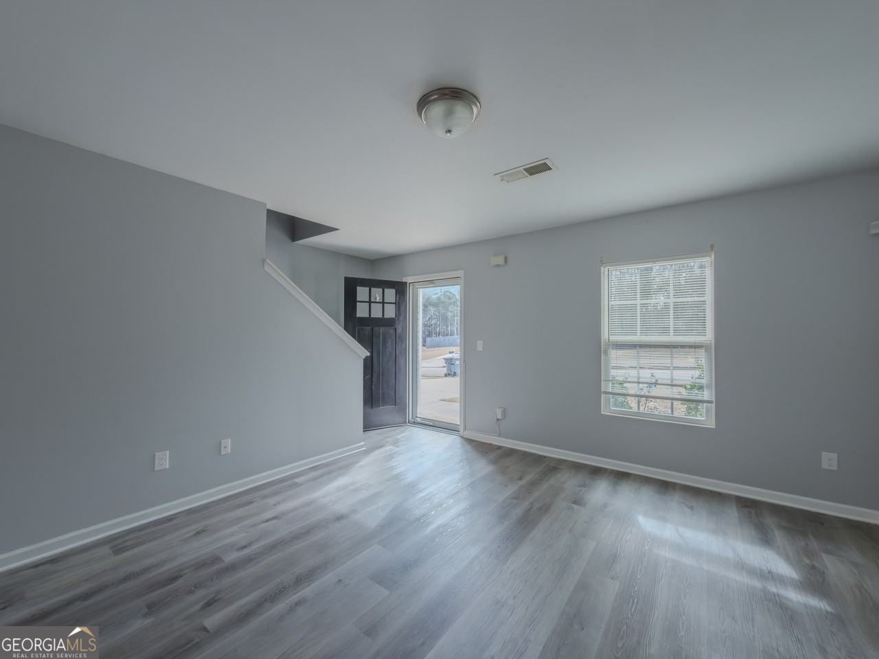 340 Arthurs Ln - Photo 6 of 32