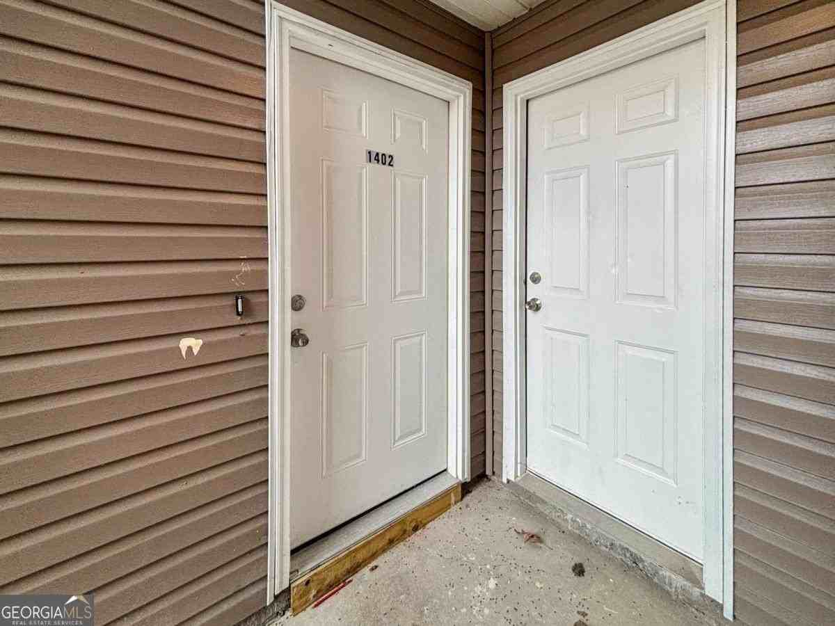 1400 Stonehaven Cir Unit 1402 #1402 - Photo 2 of 23